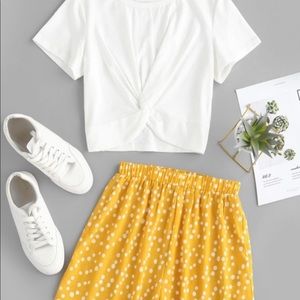 ZAFUL outfit: crop top with polka dot shorts